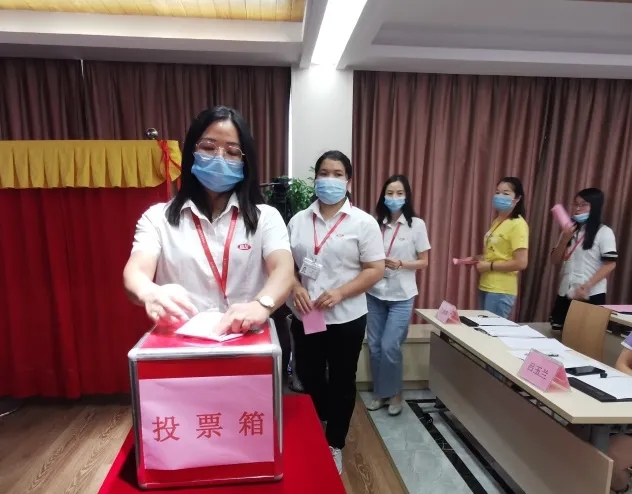 ϲѶ���㶫���Ѹ�Ů��ϻ���ʽ������ (3)